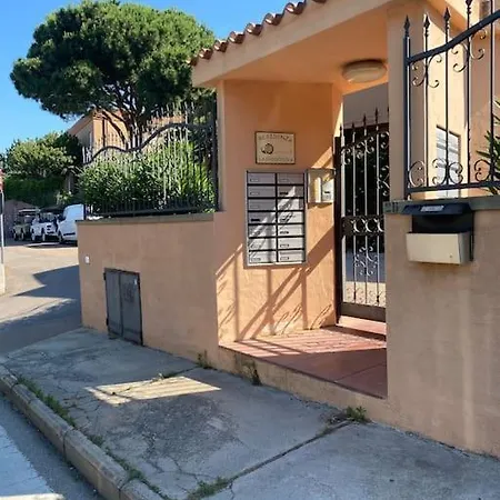 아파트 Accogliente In Condominio Silenzioso A Pochi Passi Dal Centro 빌라시미우스